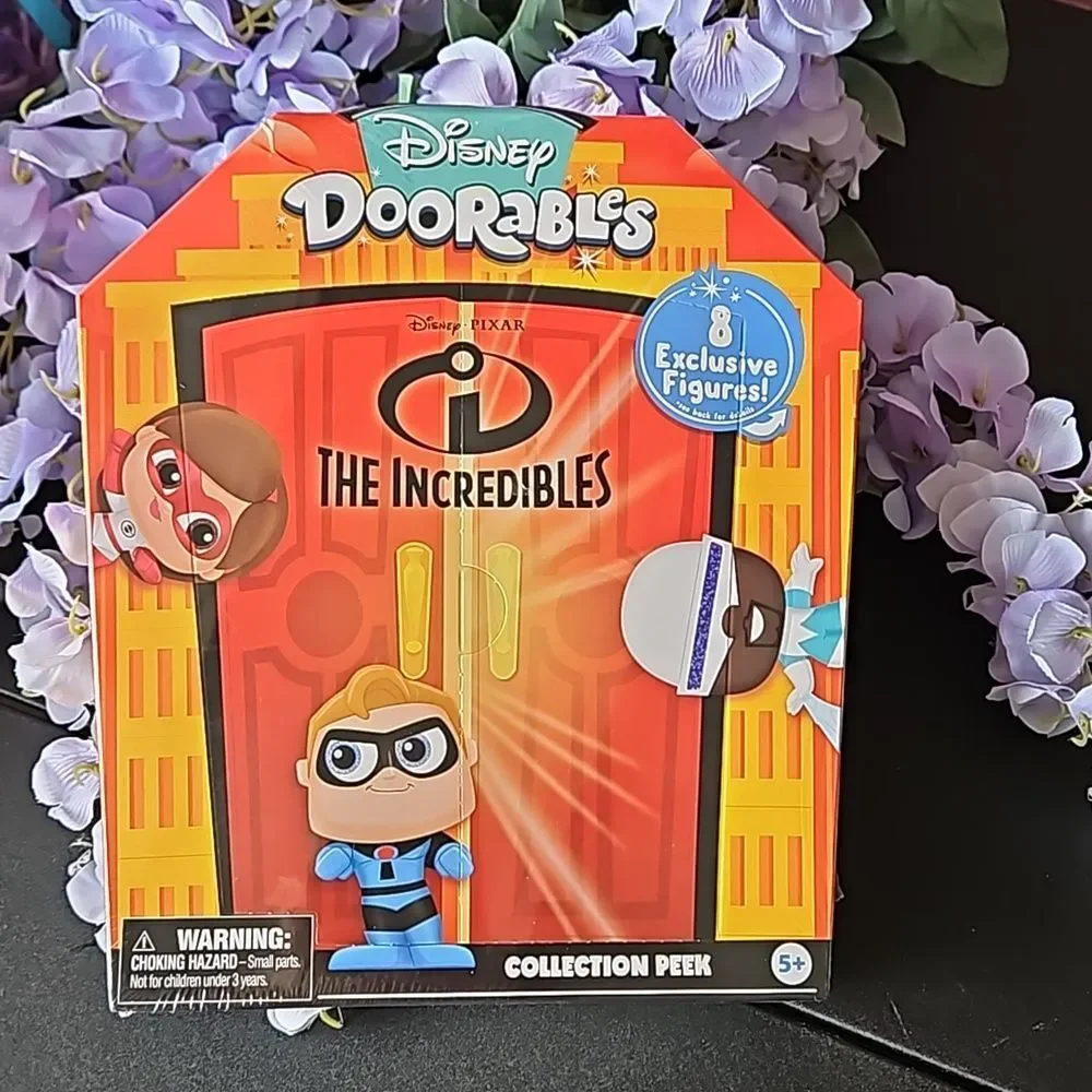 Disney 🎁 Doorables Incredibles  Set of 8 New in sealed package
